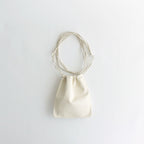 LEATHER SQUARE STRING POUCH #IVORY [A23AB03AE]