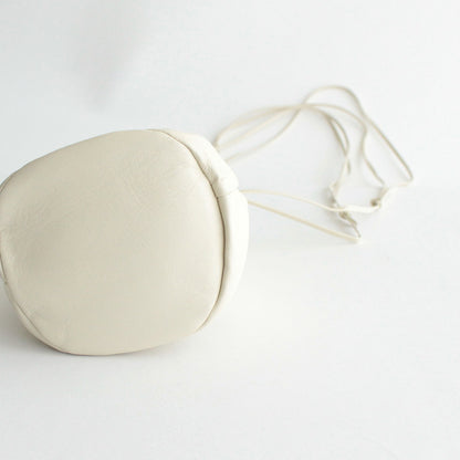 LEATHER BIG ROUND STRING POUCH #IVORY [A23AB01AE]